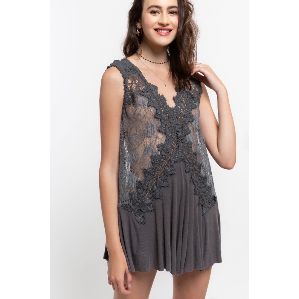 POL Charcoal Gray Lace-Trim Sleeveless Tunic